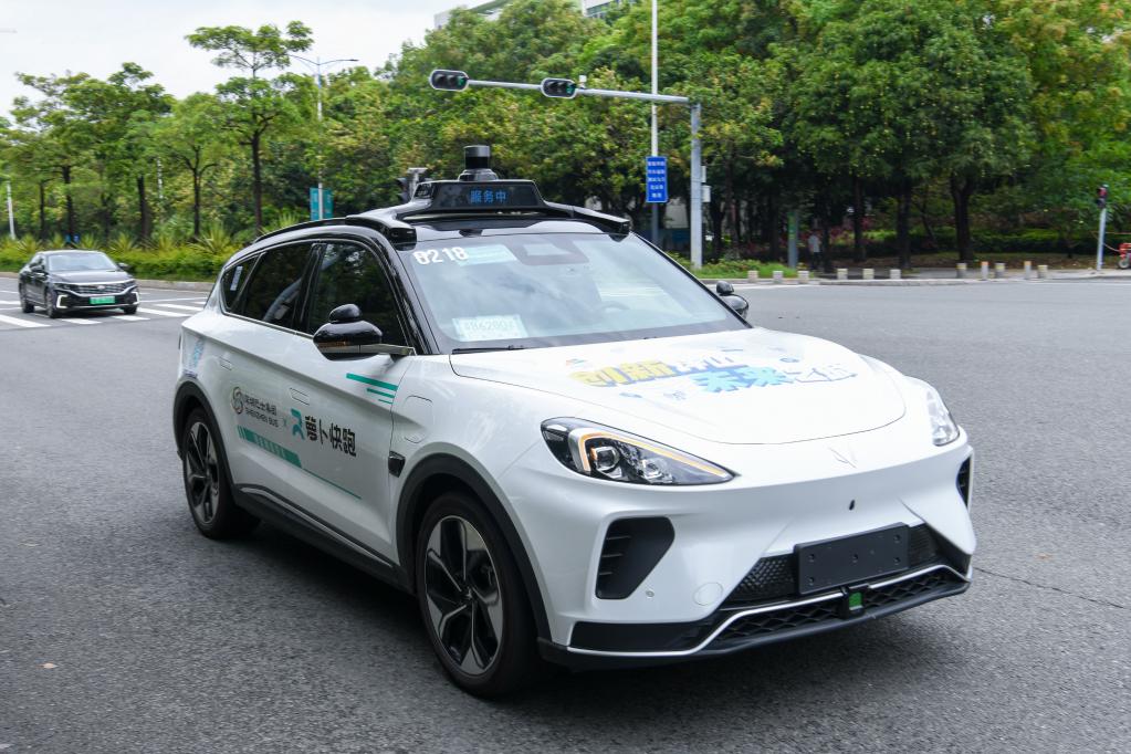 百度在深圳開啟無人駕駛商業化試點運營