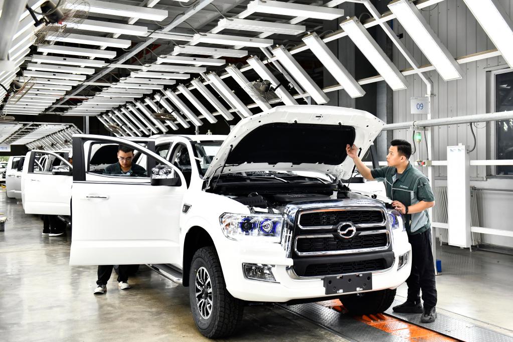 6月份中国制造业PMI小幅回升