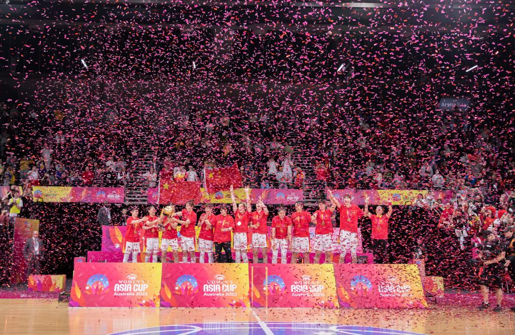 女篮亚洲杯：中国队夺冠