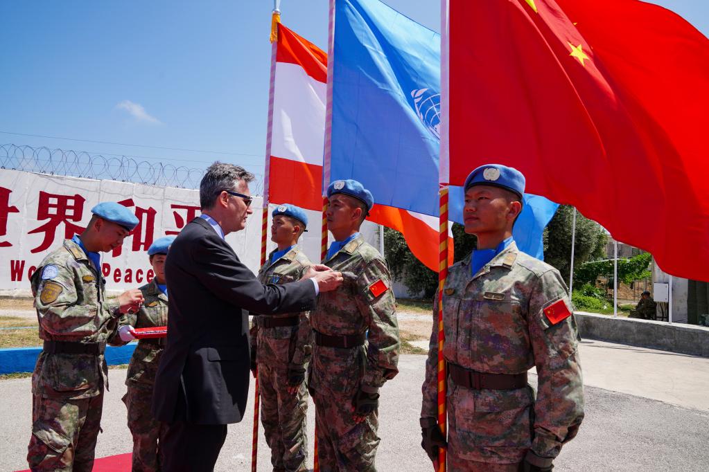 中国第21批赴黎维和官兵获联合国“和平荣誉勋章”