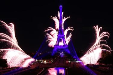 法国：焰火迎国庆