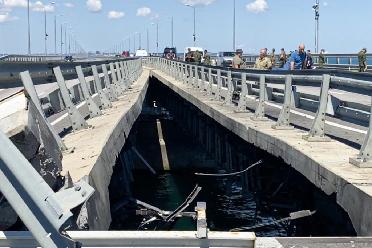 俄方说克里米亚大桥事故造成2死1伤