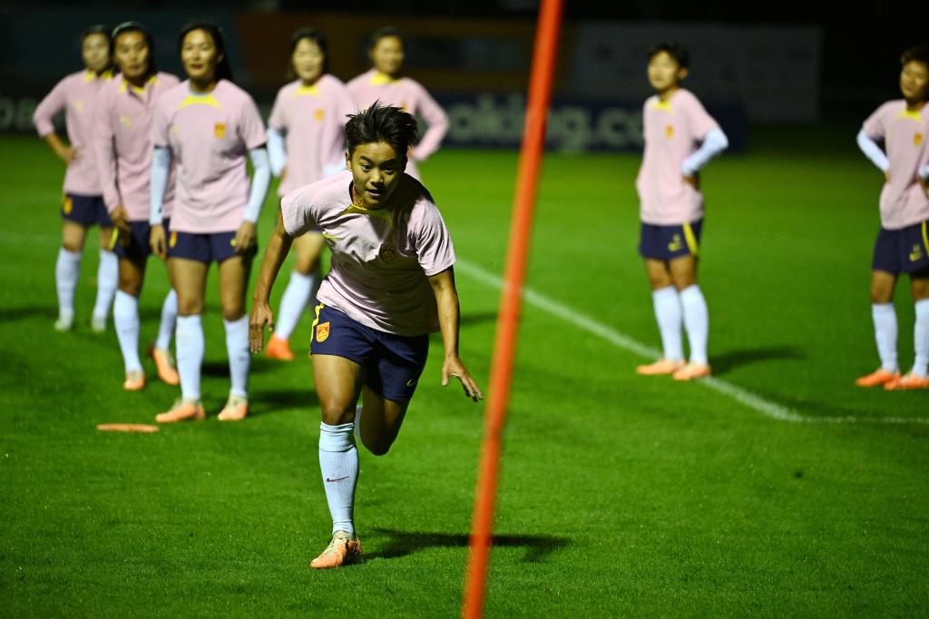 足球——中國隊備戰小組賽