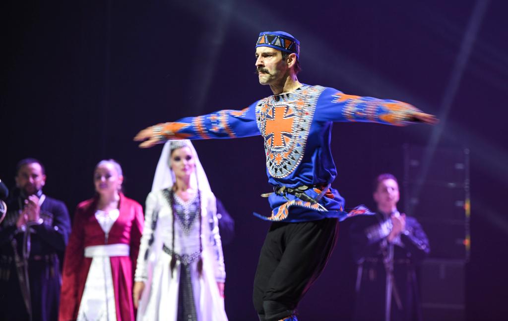格鲁吉亚国家歌舞团在乌鲁木齐演出