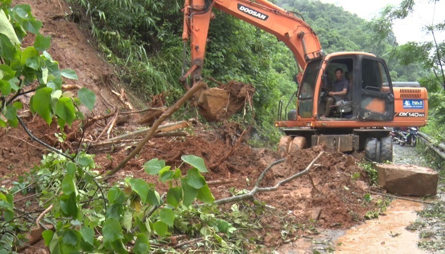 洪水和山体滑坡致越南北部11人死亡