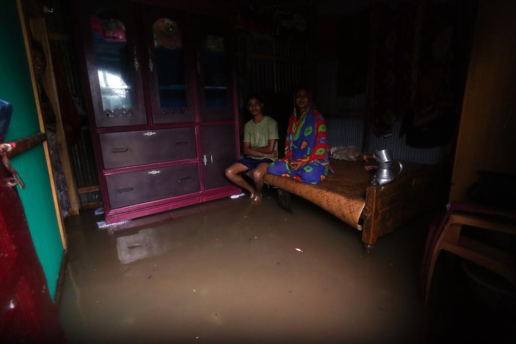 孟加拉国吉大港地区遭暴雨袭击