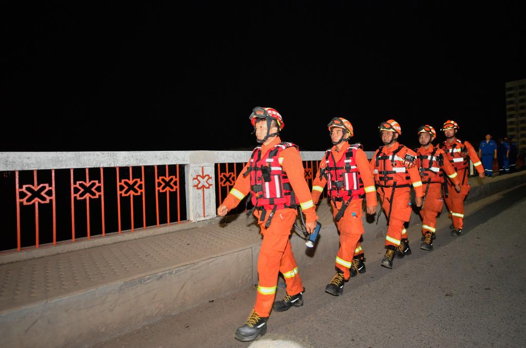 新華全媒+丨深夜，走近天津大清河兩岸的“平安守護者”