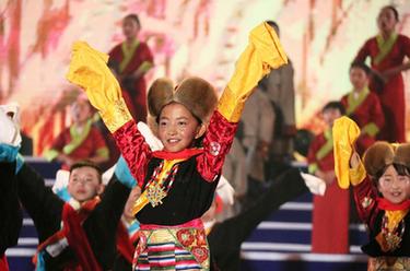 西藏山南：雅砻文化旅游节开幕