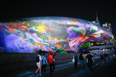 韩国上演“首尔之光”灯光秀