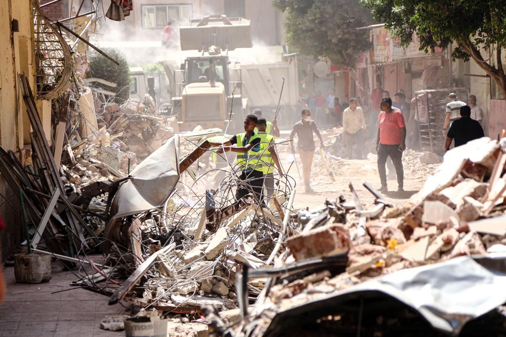 埃及首都一栋楼房倒塌造成至少4人死亡