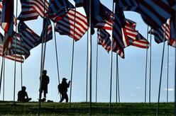 美国加州：“旗海”纪念“9·11”事件遇难者