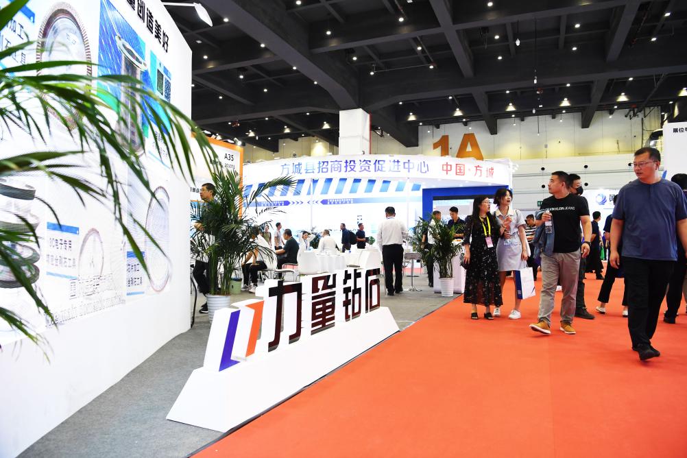 第六届磨料磨具磨削展览会暨2023金刚石产业大会在郑州举行