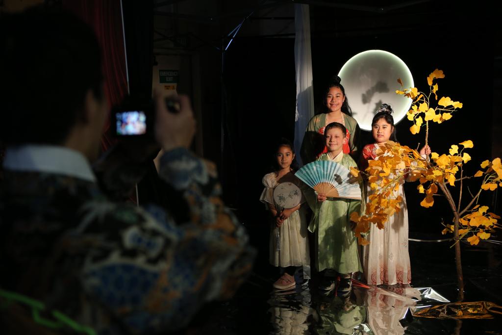 海外中華兒女在多國慶祝中秋佳節