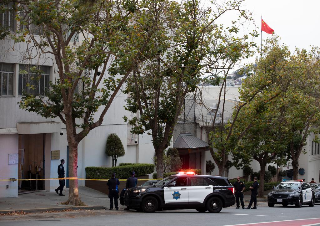 中国驻旧金山总领馆严厉谴责不明身份人员驾车暴力冲闯领馆事件