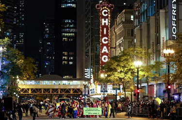 芝加哥举行万圣节游行