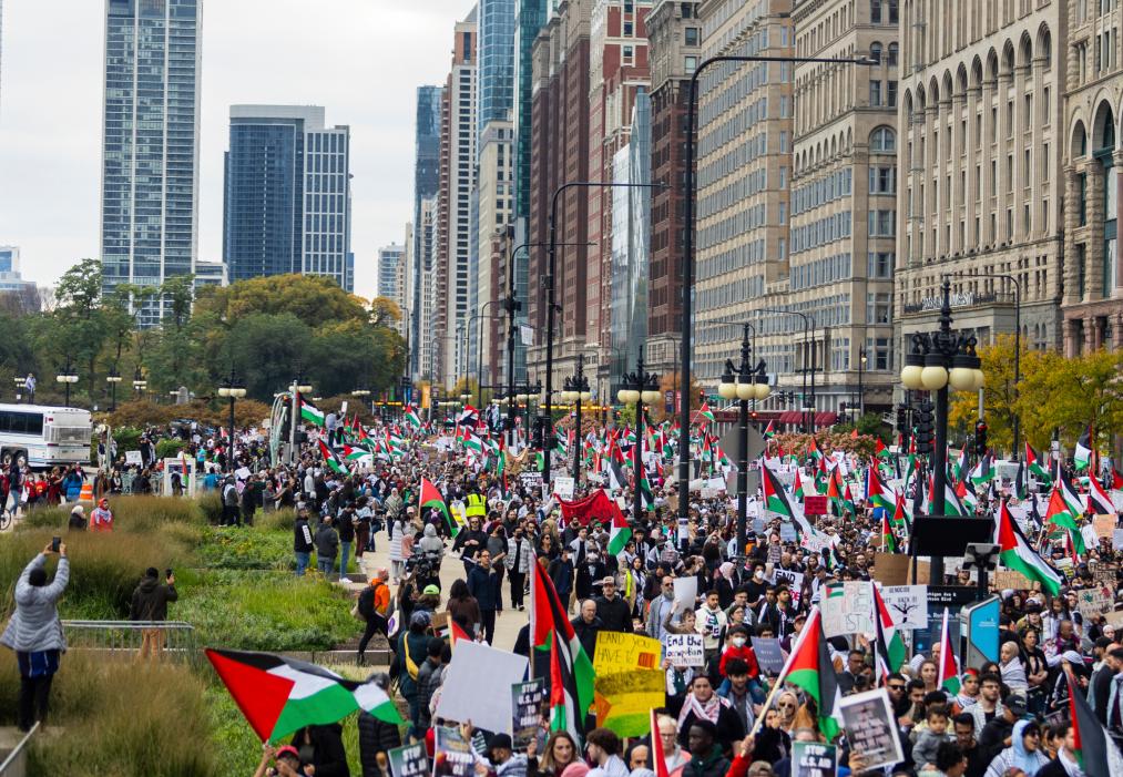 芝加哥民众游行声援巴勒斯坦