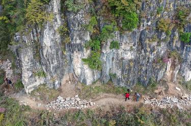 四季中国 | 太行山村筑路人：用石头与大山对话
