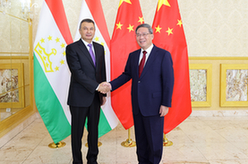 李强会见塔吉克斯坦总理拉苏尔佐达