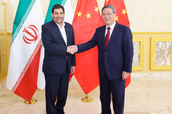 李强会见伊朗第一副总统穆赫贝尔