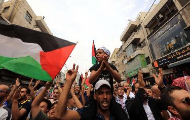 约旦民众游行声援巴勒斯坦