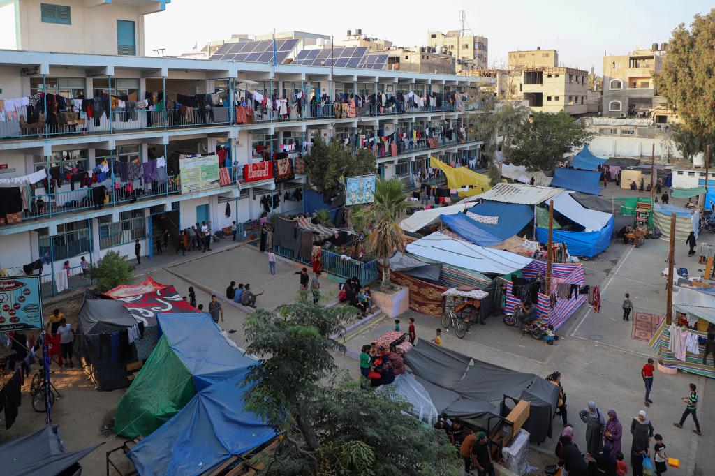 探访加沙地带临时难民营地