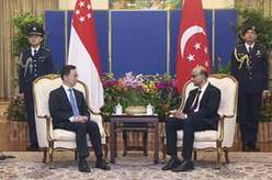 韩正会见新加坡总统尚达曼