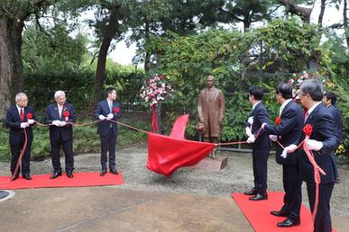 孙中山铜像在日本北九州市落成揭幕