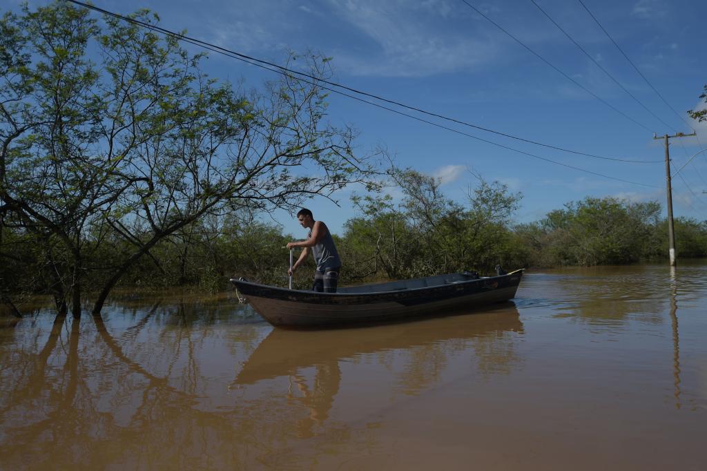 巴西南部洪灾肆虐