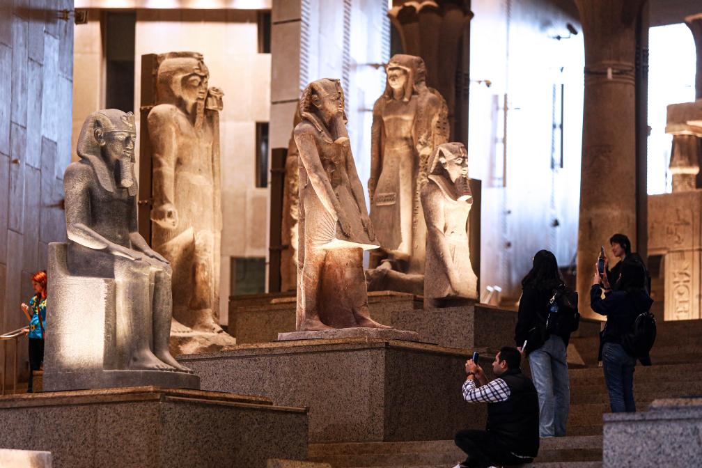 大埃及博物馆“大楼梯”走廊开放