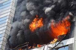 阿根廷首都一办公楼发生火灾致1人死亡