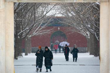 北京启动暴雪、寒潮、道路结冰三重气象预警