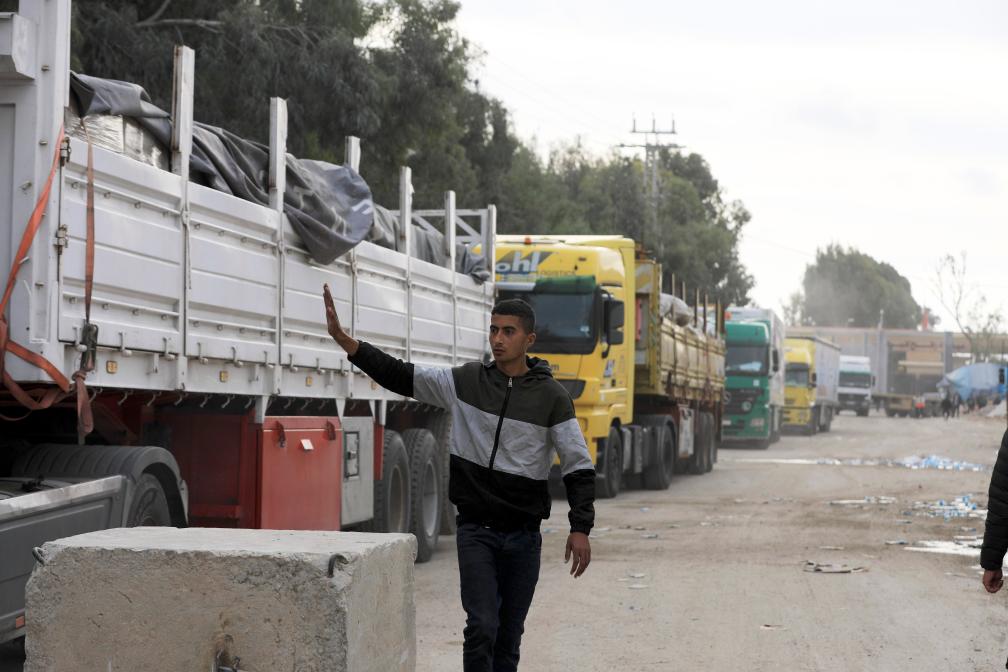 以色列允许人道物资经凯雷姆沙洛姆口岸进入加沙地带