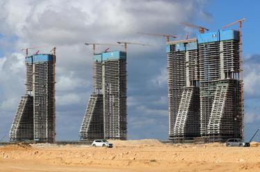 中企承建埃及阿拉曼新城超高综合体首个单体建筑封顶