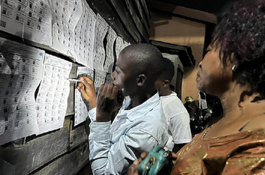 刚果（金）大选部分投票站投票时间延长至21日