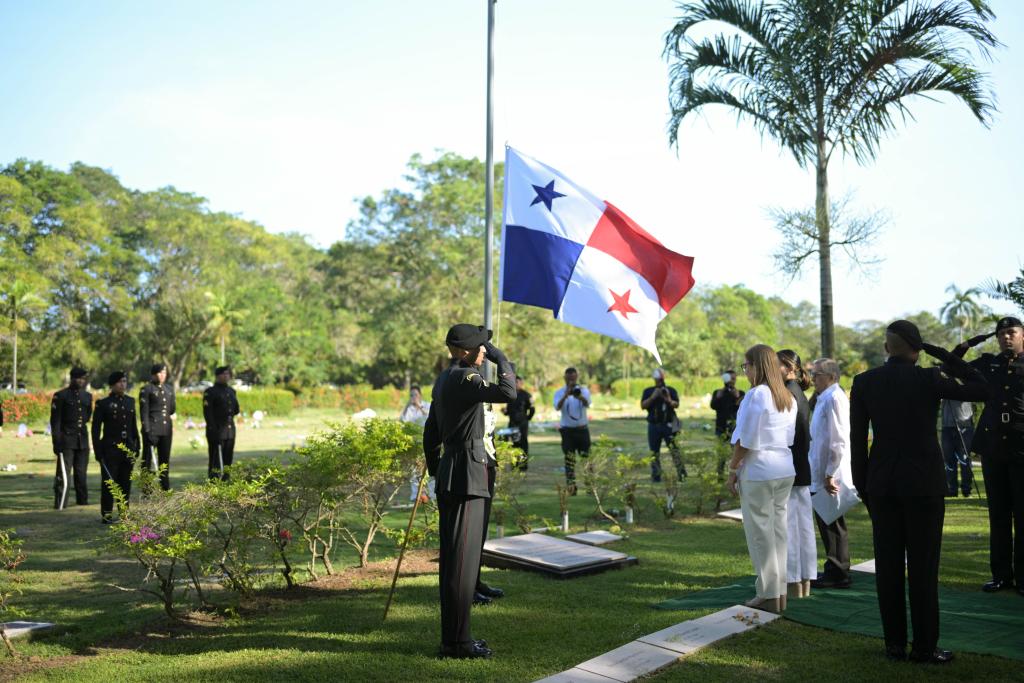 巴拿马举行“全国哀悼日”活动悼念美军入侵遇难者