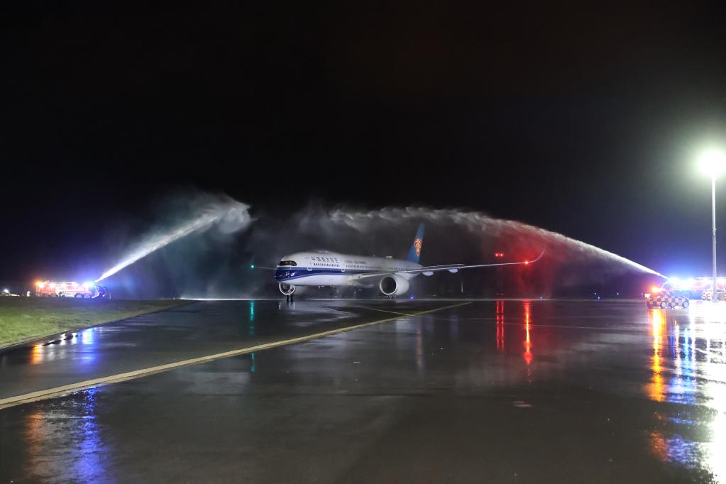 中國盧森堡首條直飛客運航線開通
