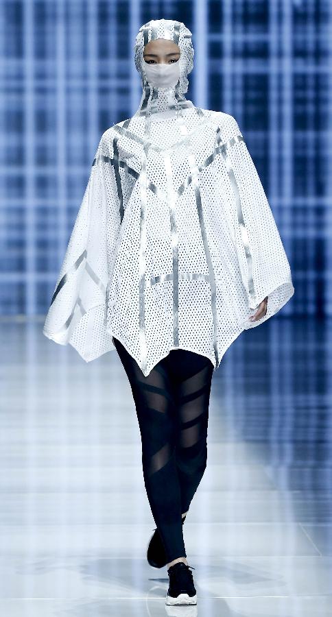 时装发布会上的&ldquo;口罩&rdquo;