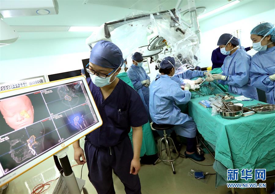 （十九大&middot;读报告 话民生）（11）实施健康中国战略