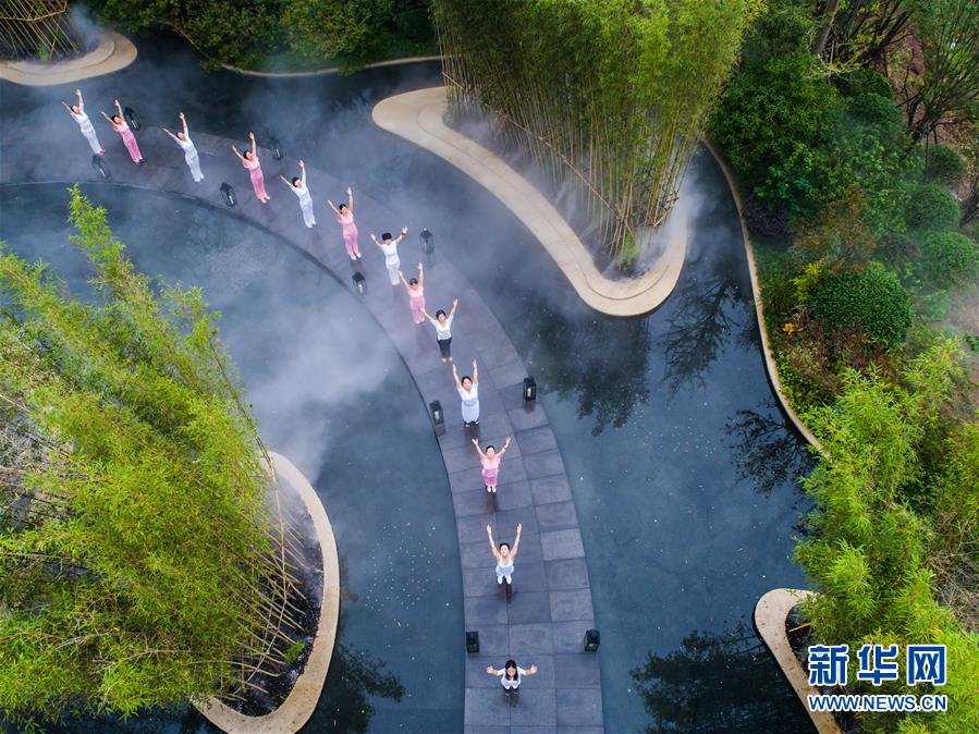 （十九大&middot;读报告 话民生）（15）加快生态文明体制改革，建设美丽中国