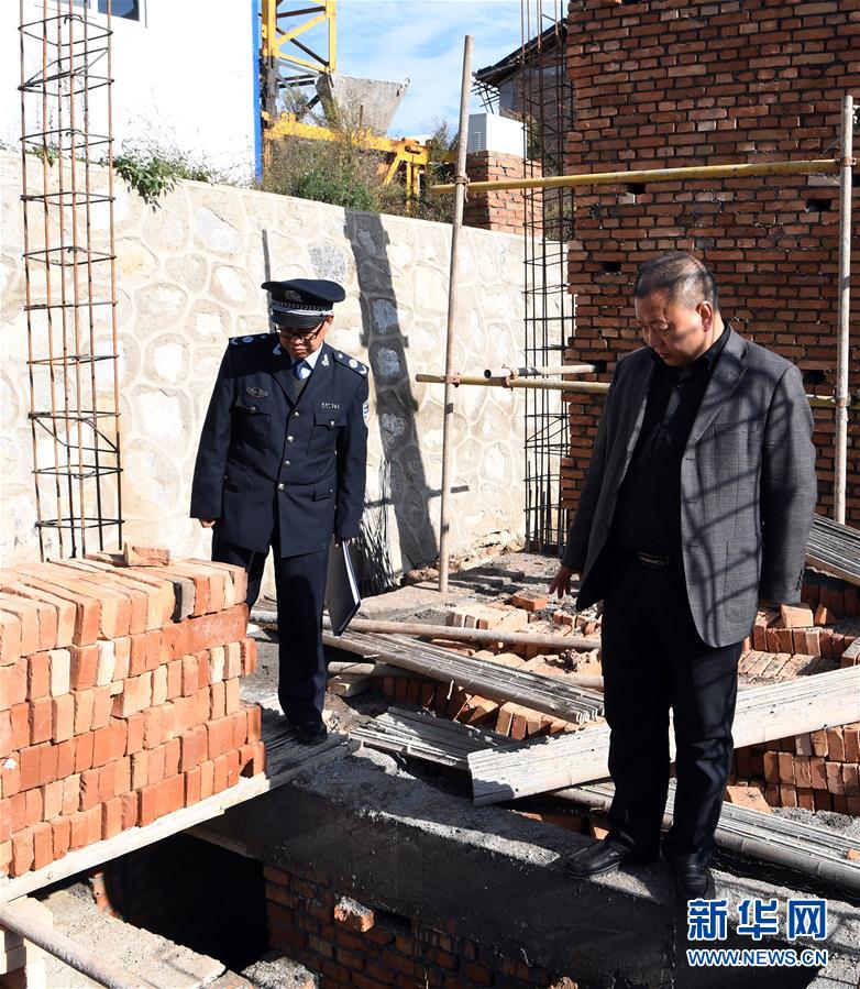 （十九大时光·图文互动）（1）锐意进取，埋头苦干，向着伟大目标奋力前行——来自基层蹲点现场的报道 