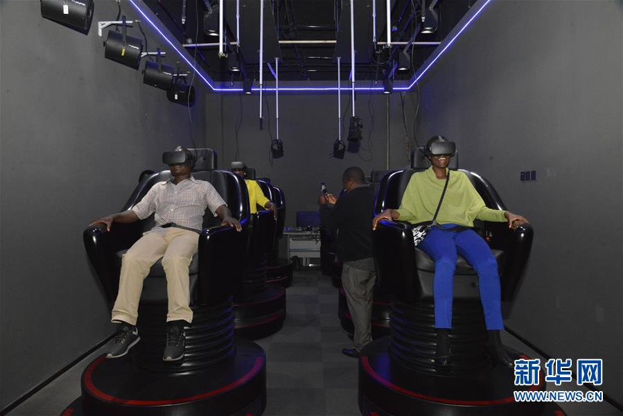 （十九大时光·图文互动）（7）锐意进取，埋头苦干，向着伟大目标奋力前行——来自基层蹲点现场的报道 