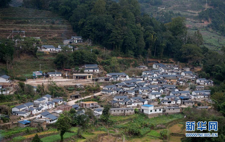 （新华全媒头条&middot;十九大特别报道&middot;图文互动）（9）高擎习近平新时代中国特色社会主义思想伟大旗帜&mdash;&mdash;中国共产党第十九次全国代表大会巡礼