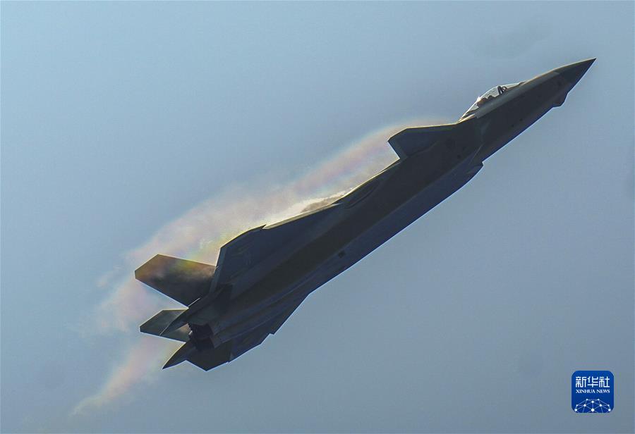 （镜观中国&middot;新华社国内新闻照片一周精选）（8）歼-20战机亮相中国航展