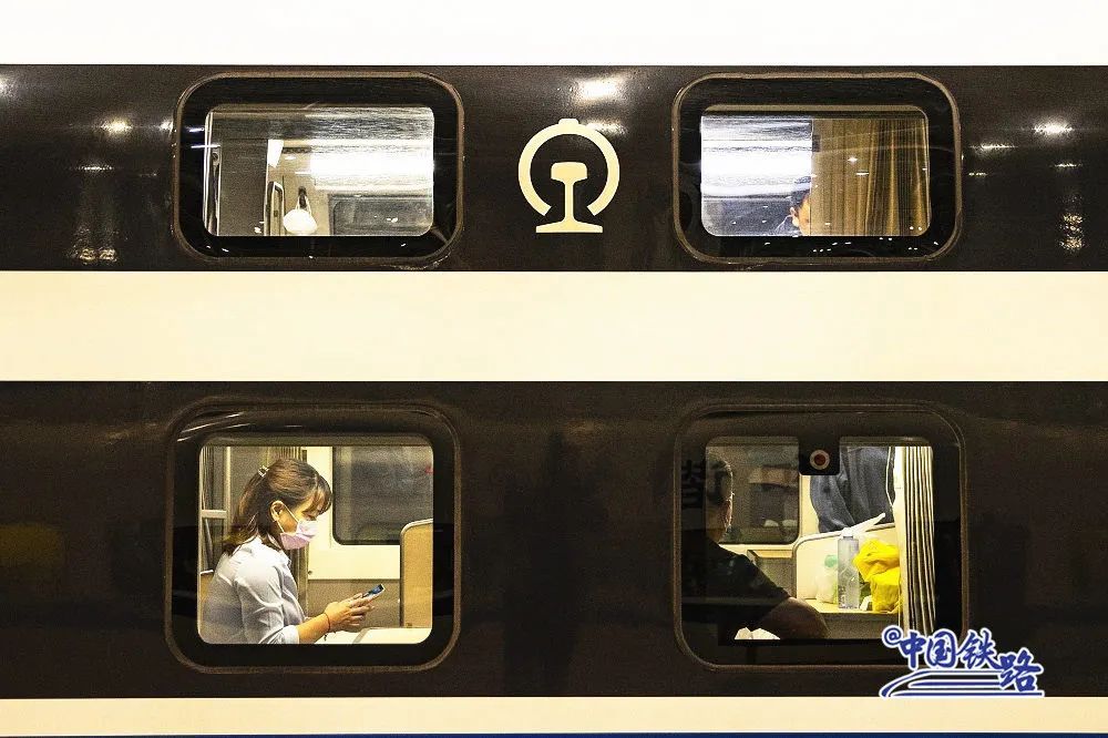 “双层”卧铺动车怎么收费?已开始售票 网友评论:必须睡一次!