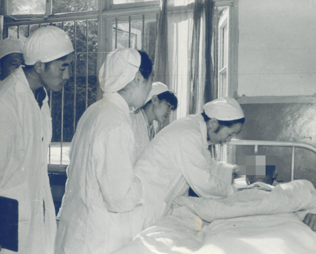 胆肝什么色成语疯狂猜成语_披肝沥胆铸忠诚--党建-中国共产党新闻网