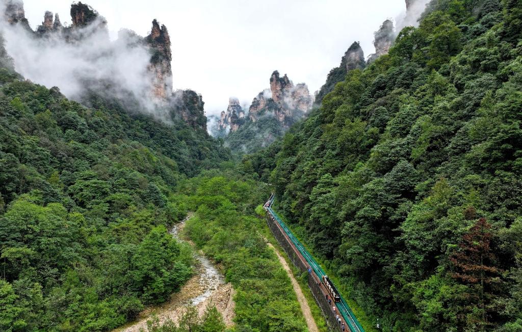 疏堵保畅、排忧解难、优化服务——多地积极探索提升假日旅游体验