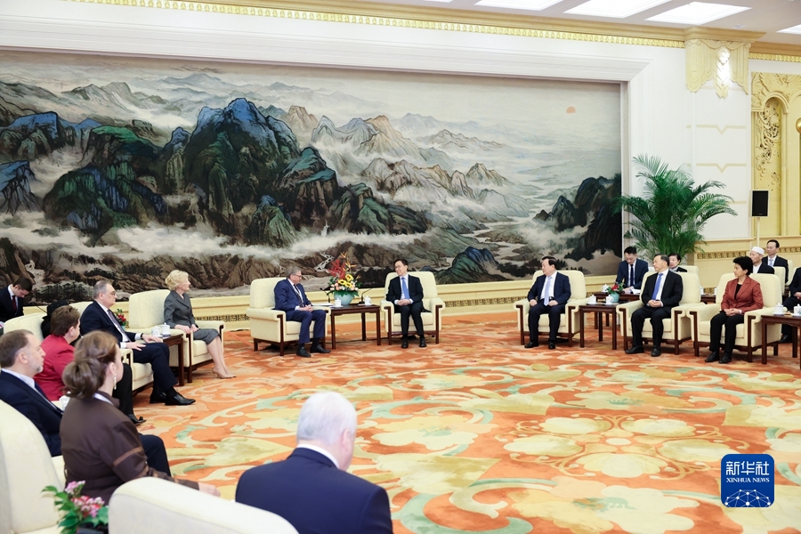 韩正会见中俄友好、和平与发展委员会第十四次全体会议与会代表