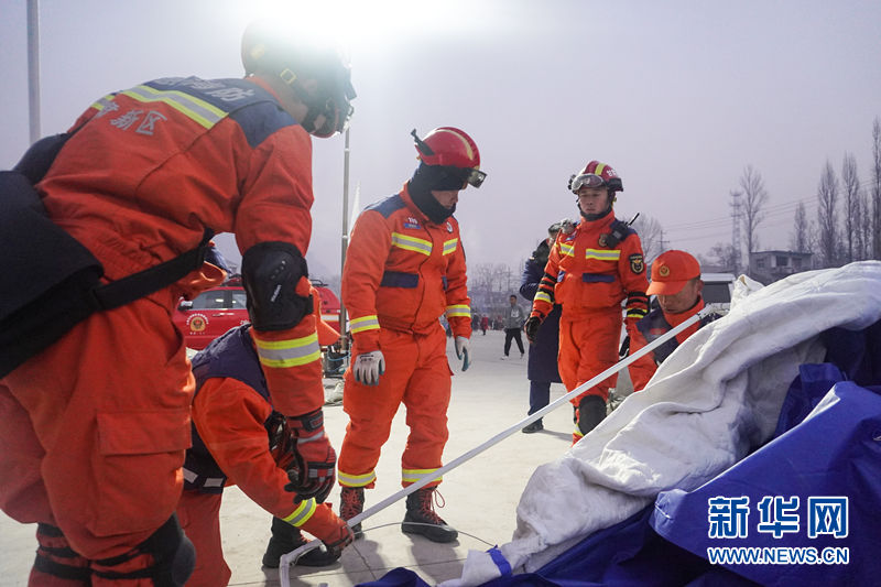 甘肃积石山地震丨低温为当时救援最大检测之一， 帐子内烤火需防一氧化碳中毒