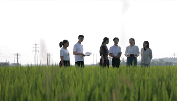 有人，有产业了，乡村振兴一定能实现