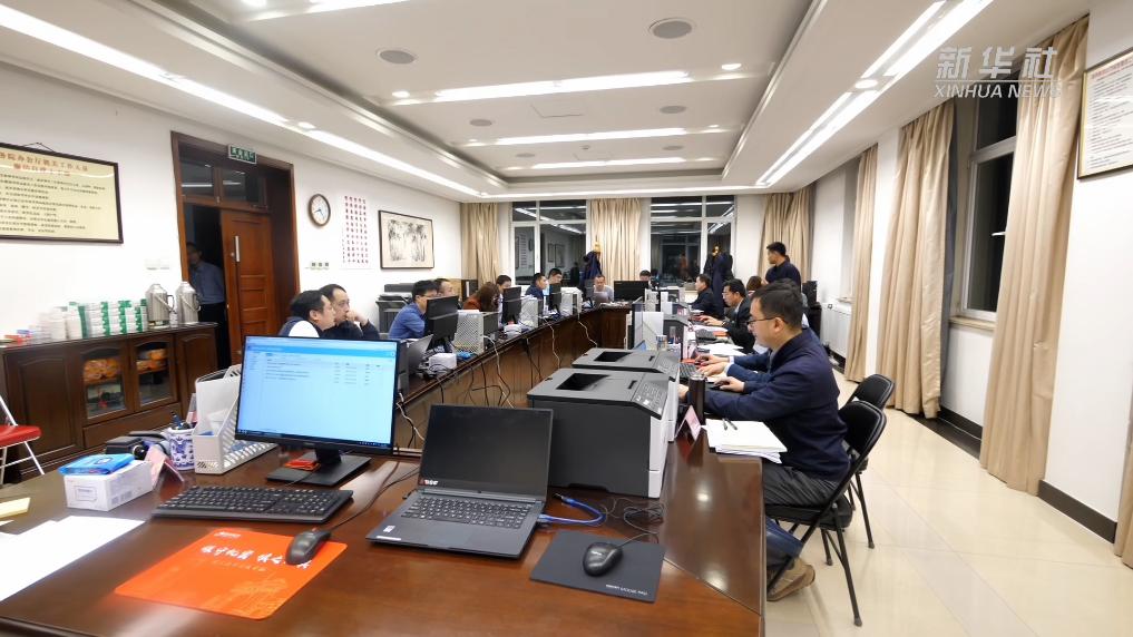 “旁听”全国两会，搭建政府和代表委员高效沟通的桥梁